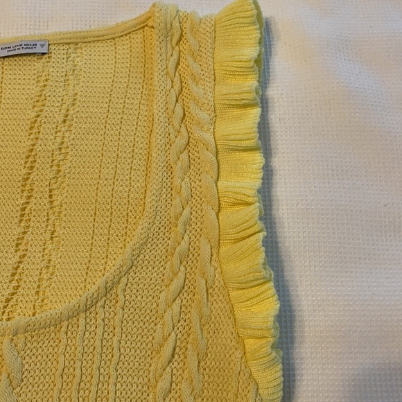 Zara Woman’s Ruffled Cable knit Cropped Top Yellow Size Medium - Picture 6 of 12